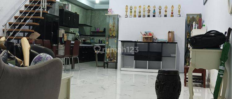 Rumah 2 Lantai Bagus Free Furnished Ac Lokasi Tengah Kota Btn Tabaria Sultan Alaudin Makassar 1