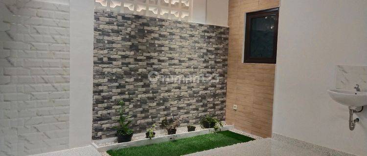 Rumah Siap Huni 90% baru di Sayap Ciateul Harga 1 M an 1