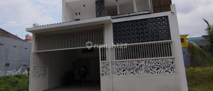 Rumah kost exlusif plus perabot plus rumah induk 1