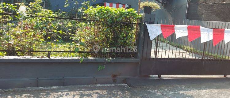Jual,  Tanah siap bangun, SHM, strategis, luas 220 m (11x21), dalam Komplek BPK  Pasir Kuda Bogor, 1 menit ke jalan Raya, 2 km ke Stasiun kereta, 3 km ke Tol Jagorawi,  lokasi aman dan bersih, air  PDAM dan listrik 2200, hanya 6 rumah, eksklusif 1