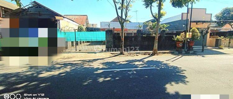 Rumah Besar Pinggir Jalan Provinsi di Wlingi, Blitar 1