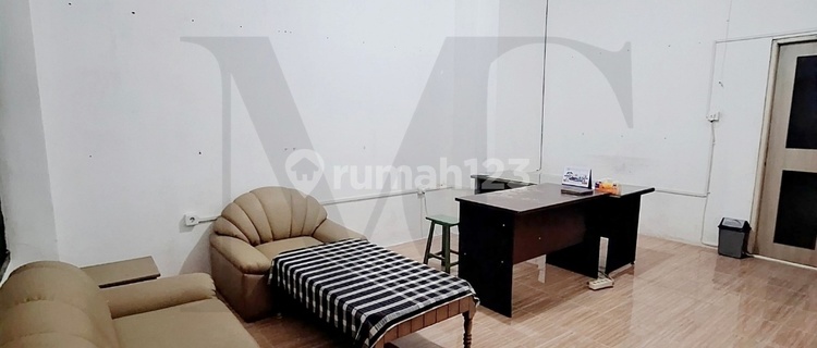 3-Storey Midtown Ruko Ready to Occupy by the Roadside 1