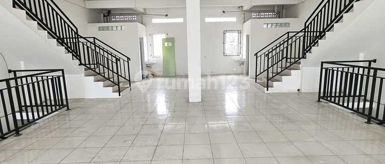 3-Storey Roadside Shop House Near North Balikpapan Airport 1