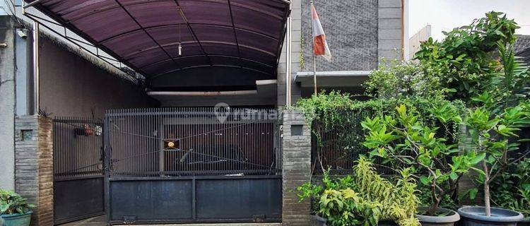 Rumah 2 lantai Lokasi Senayan. Jakarta Selatan 1