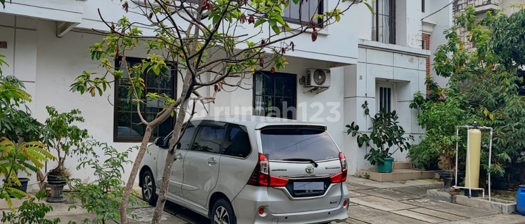 2 Rumah Jadi 1 di Imperium Design Karawaci di Lippo Karawaci Barat , Tangerang 1