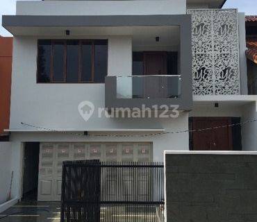 Rumah 2 Lantai di Perumahan Bumi Arya Sena , Bekasi 1