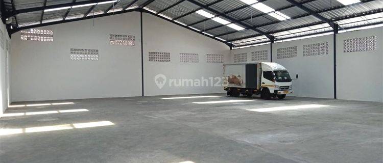 Disewakan Gudang Strategis Termurah Pinggir Jalan Raya Narogong Bekasi 1