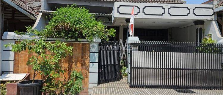 DiJual Rumah Taman Tytian indah belakang summarecon Bekasi.  1