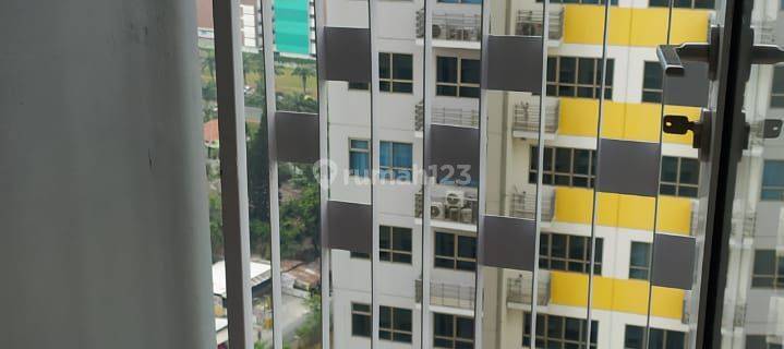 Disewa Apartemen Springlake 2BR di Sumarecon Bekasi tower Azolla. 1