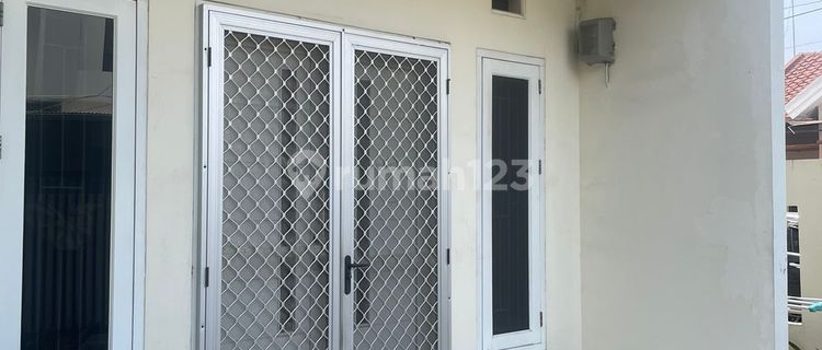 For Rent Semi-Furnished Corner House on Boulevard Harapan Indah, Bekasi. 1