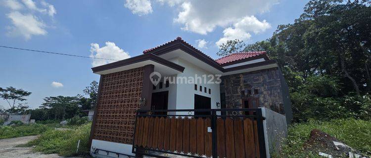 Rumah Siap Huni, Desain Istimewa, Spek Mewah  1