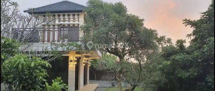 Dijual Villa Luas Bangunan 2 Lantai 1