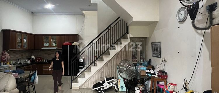 Original Cheap For Sale 2 Story House 5 Bedrooms + 3 Bathrooms Price 1.9 Billion in Poris Indah, Tangerang City Negotiable 1