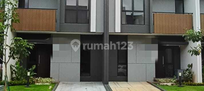 2-Story Ready-to-Live House in Summarecon Crown Gading Cluster Regia, Bekasi 1