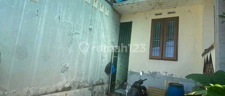 For Rent Fully Furnished House in Merjosari, Malang City 1