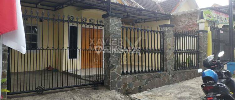 di jual rumah dekat dengan bandara abd saleh 1