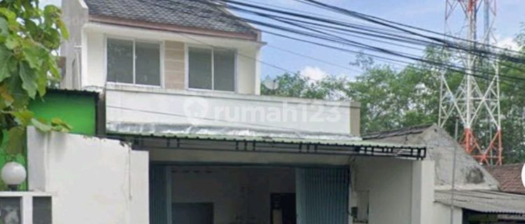For Rent Shop House on Mayjend Sungkono Street, Malang 1