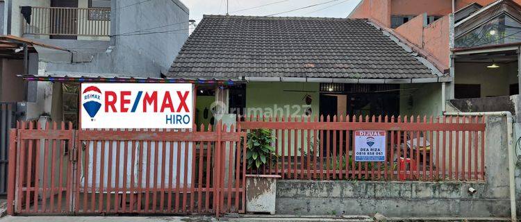 Rumah Pinggir Jalan Bebas Banjir dekat Galaxy 1