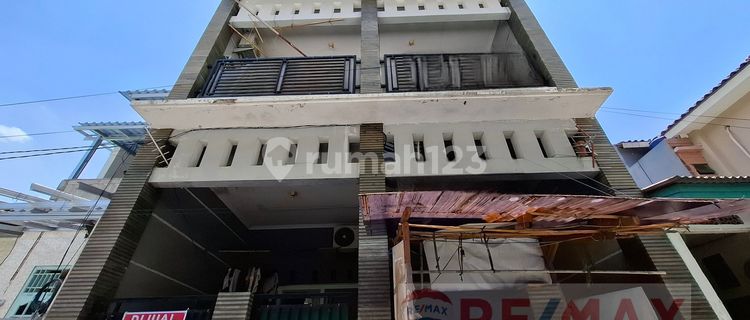 Rumah Dengan Kost Dalam Gang Di Duren Sawit 1