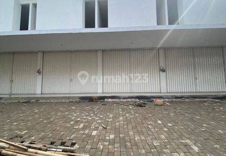 Di Sewa Ruko Portobello Talaga Bestari Masih Baru, Tanggerang, Banten 1