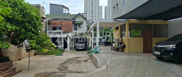 FOR SALE HOUSE WITH BONUS OF 21 RENTAL UNITS IN JEMBATAN BESI, TAMBORA, WEST JAKARTA 1