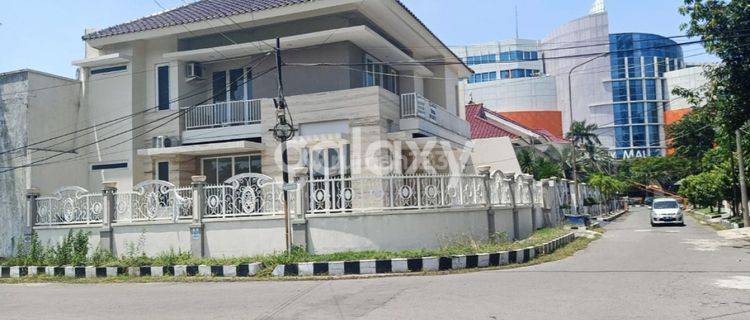 Sewa Rumah Pojok Siap Huni Dharmahusada Indah Timur 1