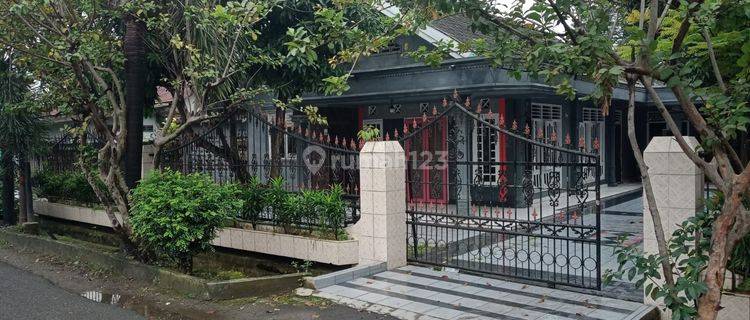 Dijual cepat rumah di pinggir jalan 1