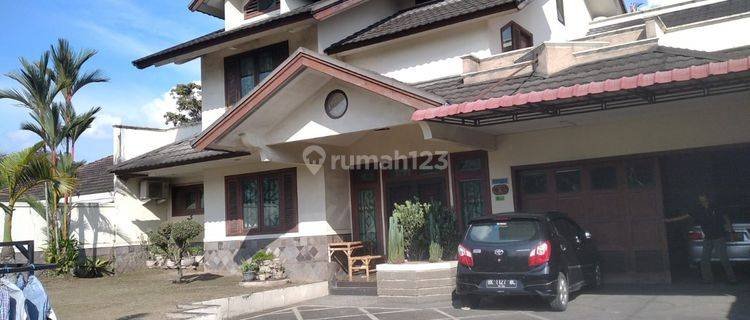 Rumah mewah 2 lantai luas 527  1