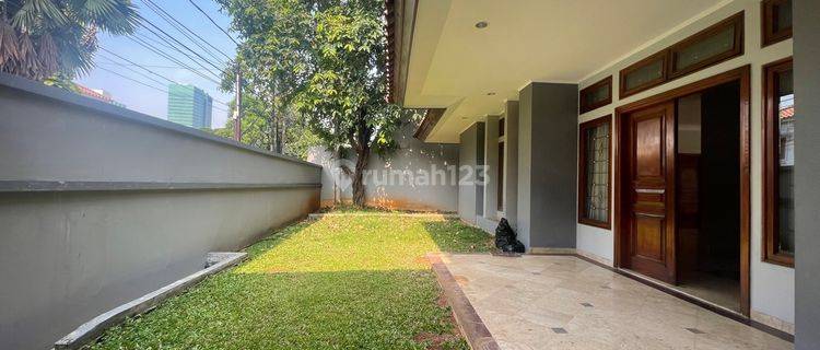 Rumah Mewah Strategis di Senayan Kebayoran Baru Jakarta Selatan 1