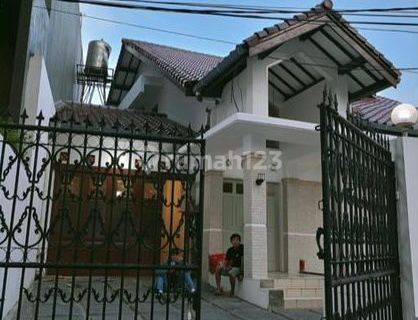 Rumah Siap Huni di Dekat Pakubuwono, One Gate Access 1