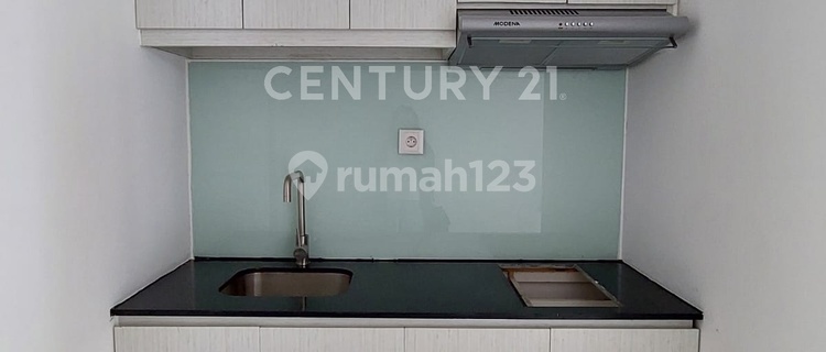 For Rent Unfurnished Apartment Springhill Royale Suite Kemayoran 1