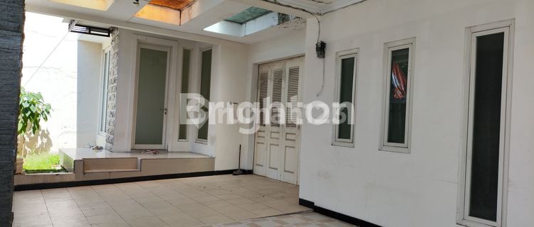 RUMAH 2 LANTAI SIAP HUNI TENGAH KOTA SIDOARJO DEKAT GOR, TOL, MALL, RS, PERTOKOAN 1