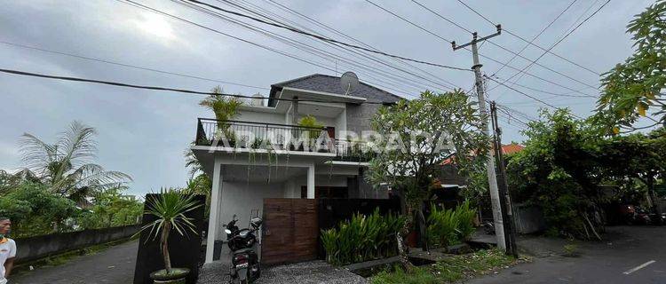 Sewa Rumah Selesai Renovasi 2 Lantai 3 Kamar Dalung 1