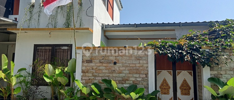 Rumah Lokasi Strategis Dekat Jalan Raya Utama Dijual Segera 1