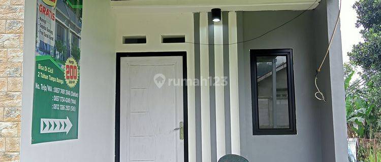 Rumah dekat dengan fasilitas umum dan di pinggir jalan raya  1