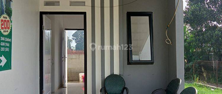 Rumah 1 lantai dilengkapi balkon lokasi strategis  1