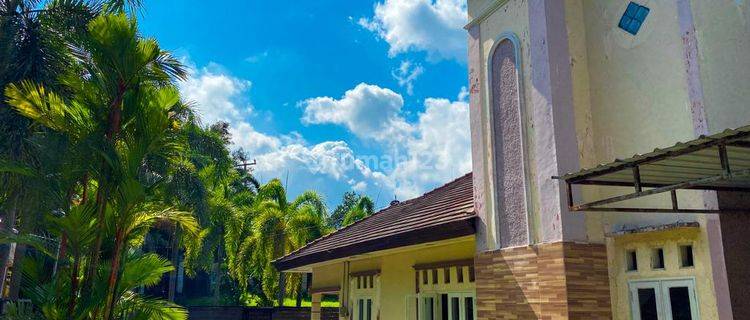 Rumah Hook Fully Furnished Dengan Taman Luas Pemandangan Gunung 1