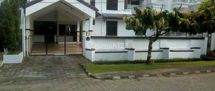 Disewakan Rumah di Kemang Pratama Bekasi, Lokasi Sangat Strategis 1