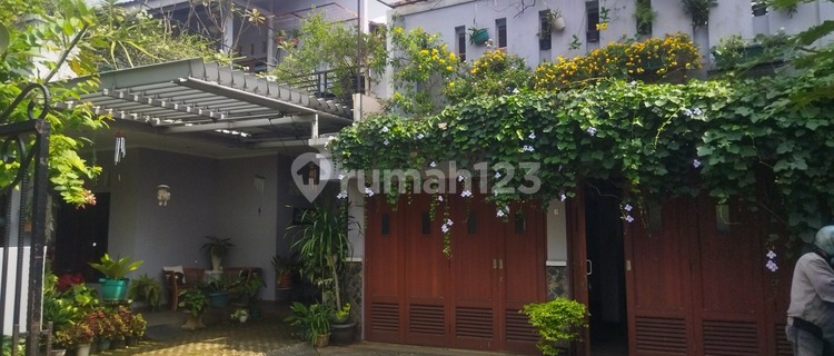 "Comfortable and Serene Home in Pasar Minggu - South Jakarta, Priced Below Market! Special Unit with a Spacious 538 m², Ready to Occupy, Green & Safe Environment." 1