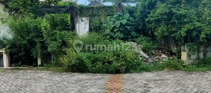 Land for Sale on Kayumas Street in Tanah Mas 1