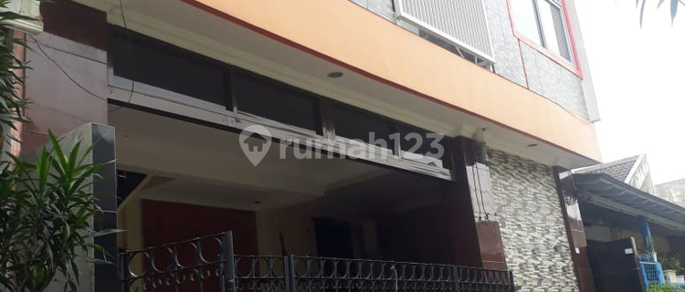 Comfortable 12-Door Boarding House in Karawaci, Tangerang 1