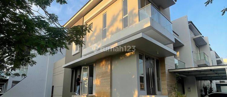 Dijual Rumah Pik Spesial Unit Hoek Golf Island 1