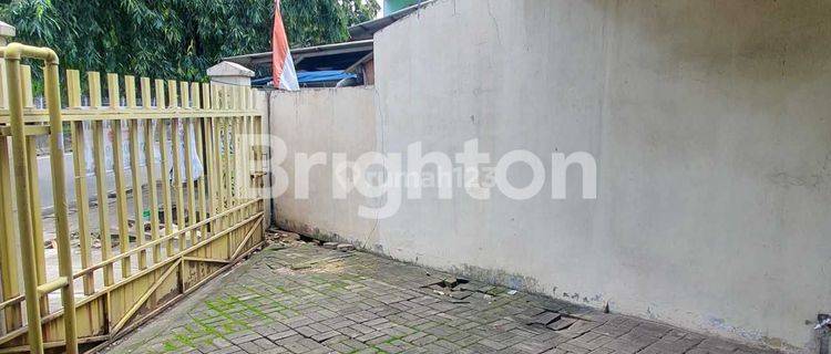 Rumah Jl Panjang di jalan Utama ramai 1