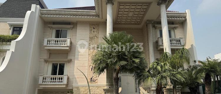 For Rent: Villa House in Bukit Regency 2 Surabaya, Fully Furnished with Swimming Pool and Fish Pond 1