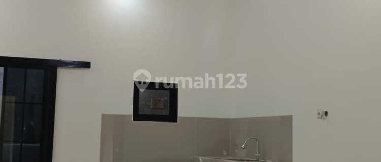 Large House 3 Km to Unnes Mangunsari 1