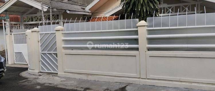 Kost Bu Nancy Universitas Kristen Jakarta Stasiun Manggarai 1