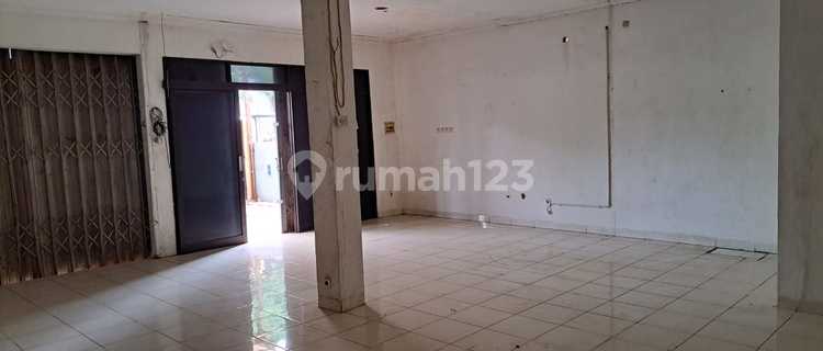 For Sale Old House + Ex Showroom in Rawamangun Area 1