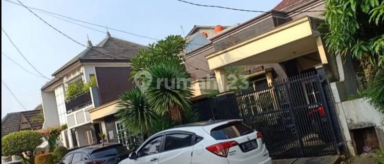 Rumah 2 Lantai di Bekasi kota Sudah Renovasi SHM Barat 1