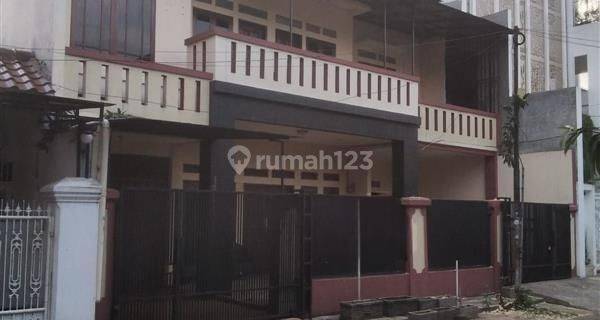 Hunian Semi Kantor di Tebet Jakarta Selatan 1