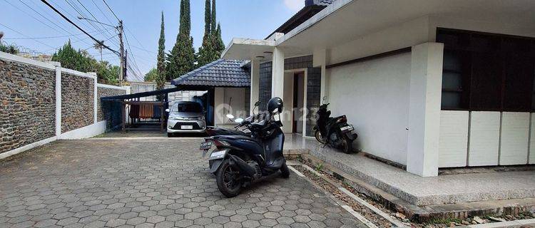 Rumah Bagus Di Jl. Cipedes Tengah Hgb 1